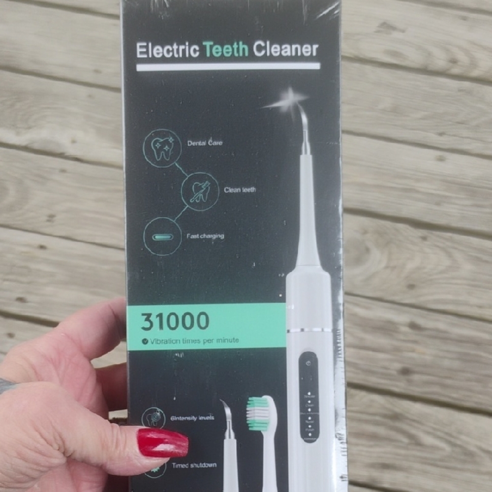 Advanced Electric Teeth Cleaner - Silver